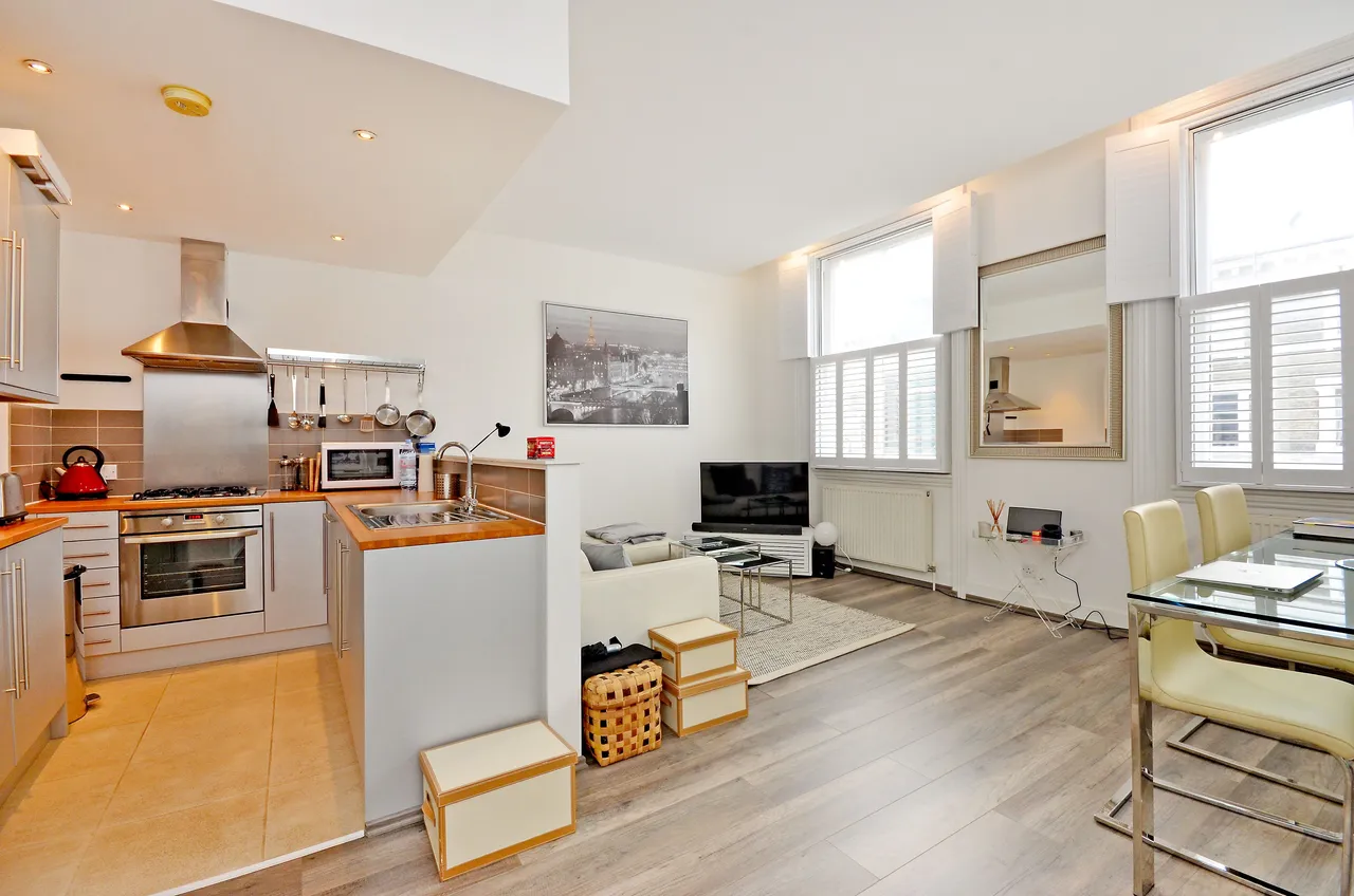 Flat 3, 17 Finborough Road, London, photo 2