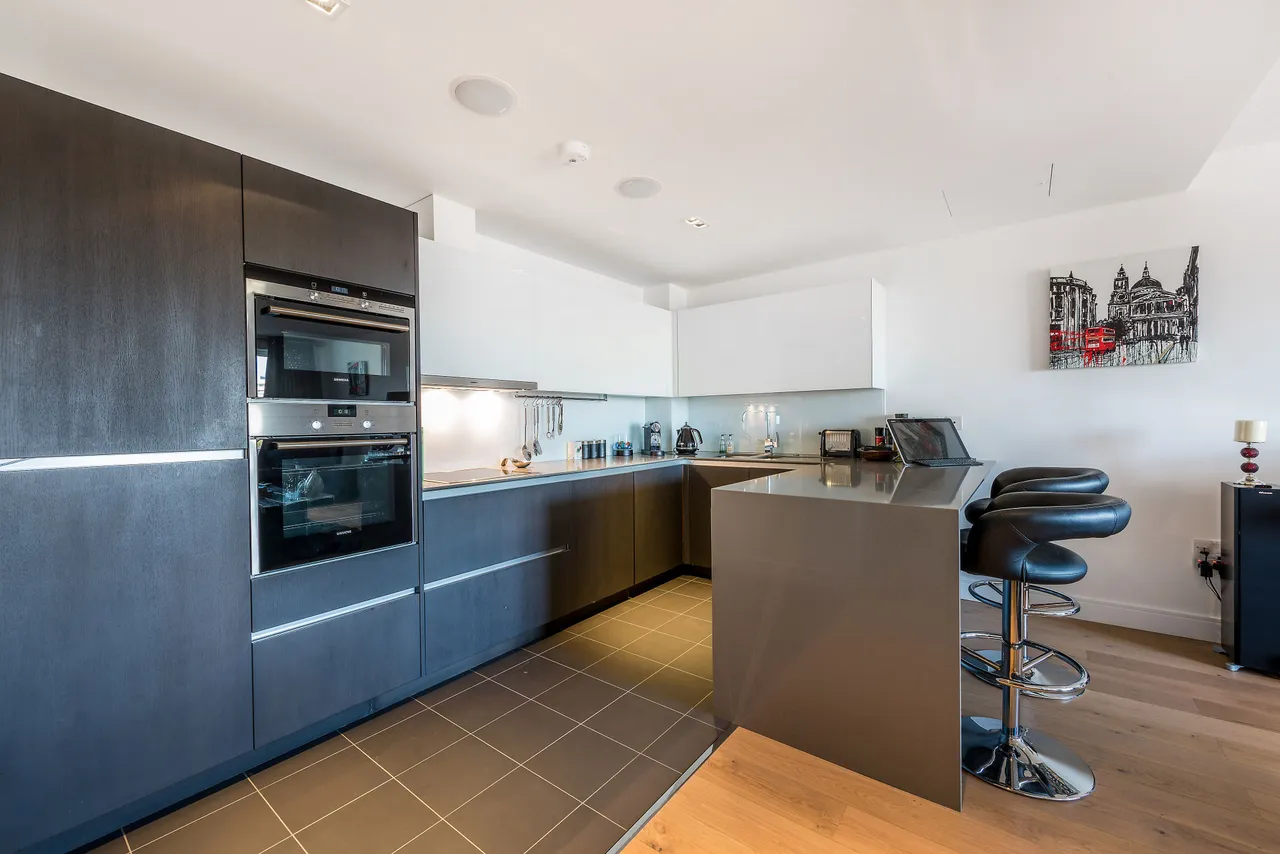 115 Kew Bridge Apartments, 8 Kew Bridge Road, Brentford, photo 2