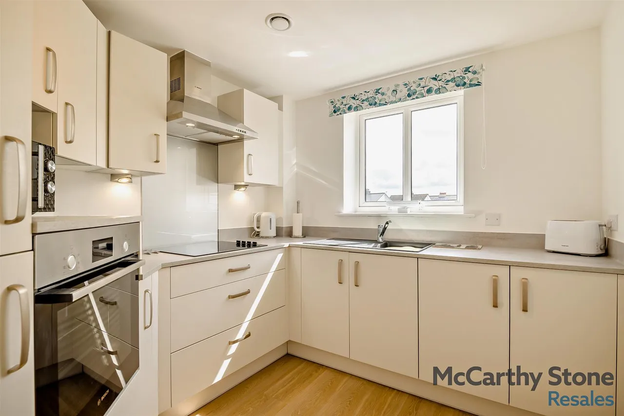 Kenn Road, Clevedon, BS21, photo 3