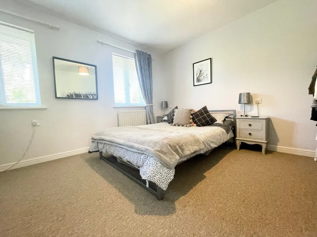 Lloyd Close, Cheltenham, GL51, photo 7