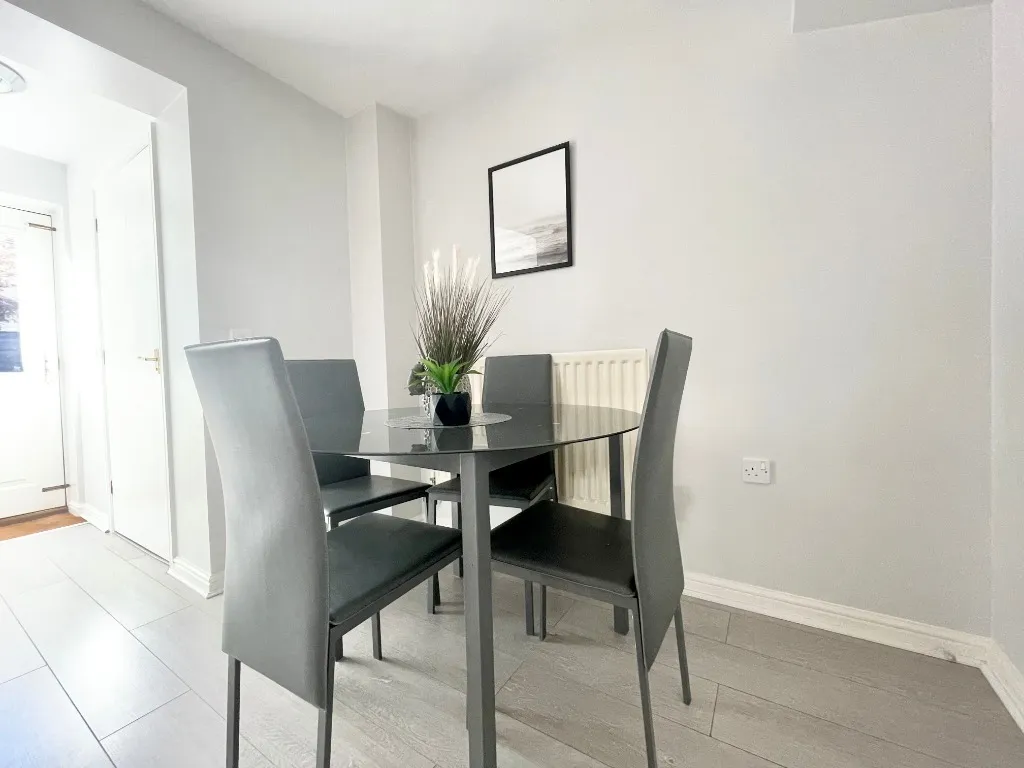 Lloyd Close, Cheltenham, GL51, photo 5