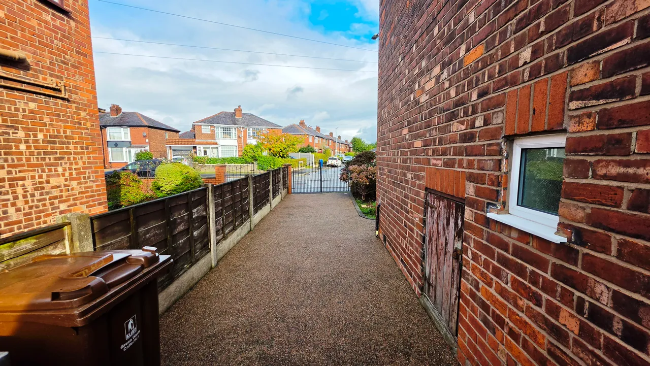 Sunnyside Road, Droylsden, M43, photo 14