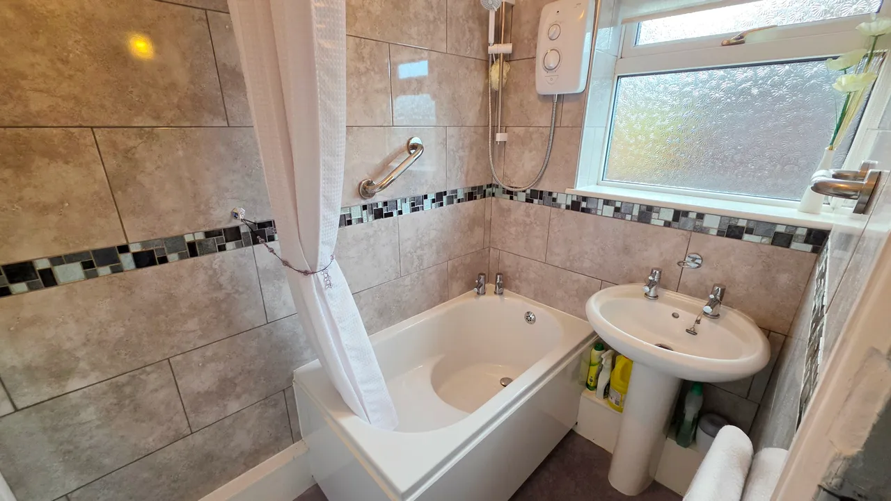 Sunnyside Road, Droylsden, M43, photo 6