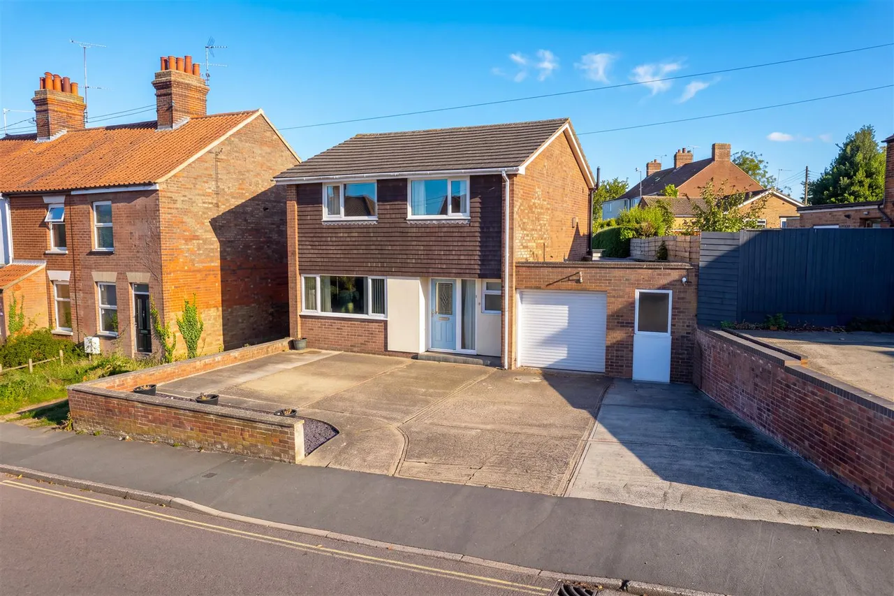 3 bed house for sale, St. Georges Road, Beccles, NR34