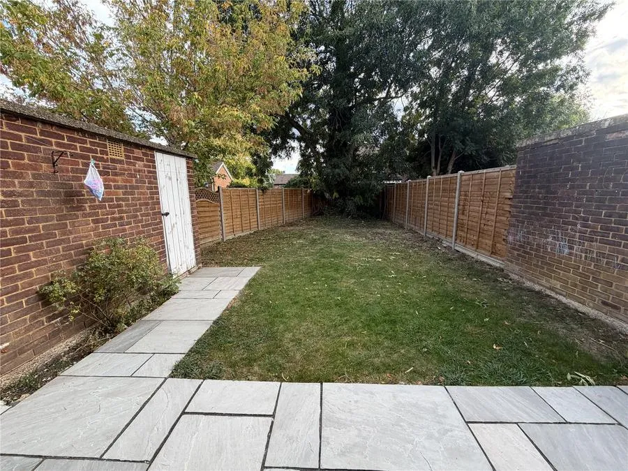 Bartelotts Road, Slough, SL2, photo 8