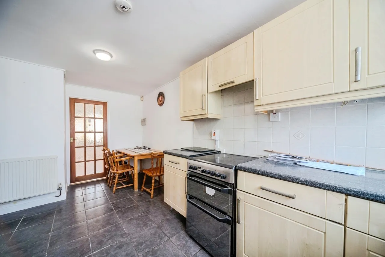 Nevis Grove, Bletchley, Milton Keynes, Buckinghamshire, MK2, photo 4
