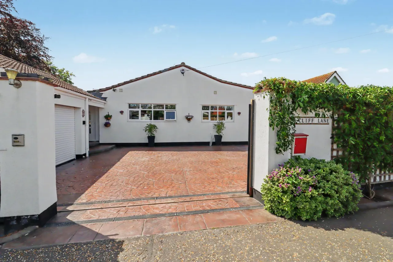 4 bed house for sale, Cliff Lane, Gorleston