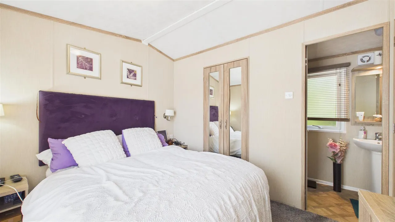 Barholm Road, Tallington, photo 8