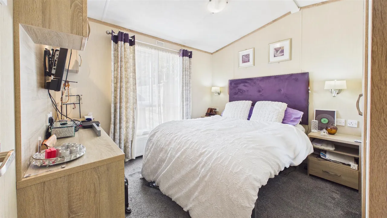 Barholm Road, Tallington, photo 7