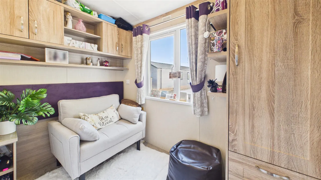 Barholm Road, Tallington, photo 9
