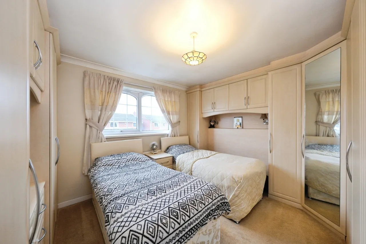 Carisbrooke Avenue, Gedling, Nottingham, Nottinghamshire, NG4, photo 16