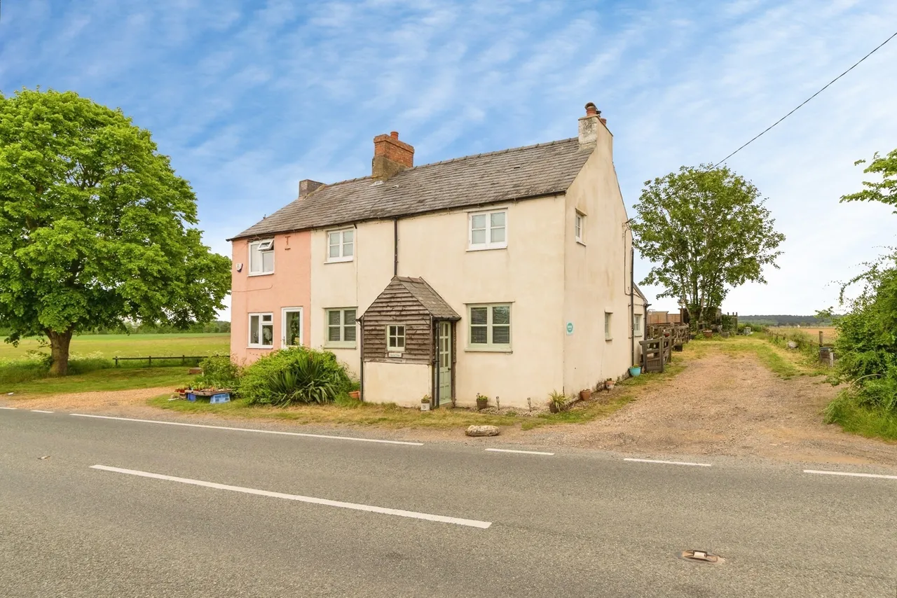 Vinegar Hill, Hatch, Sandy, Bedfordshire, SG19, photo 2