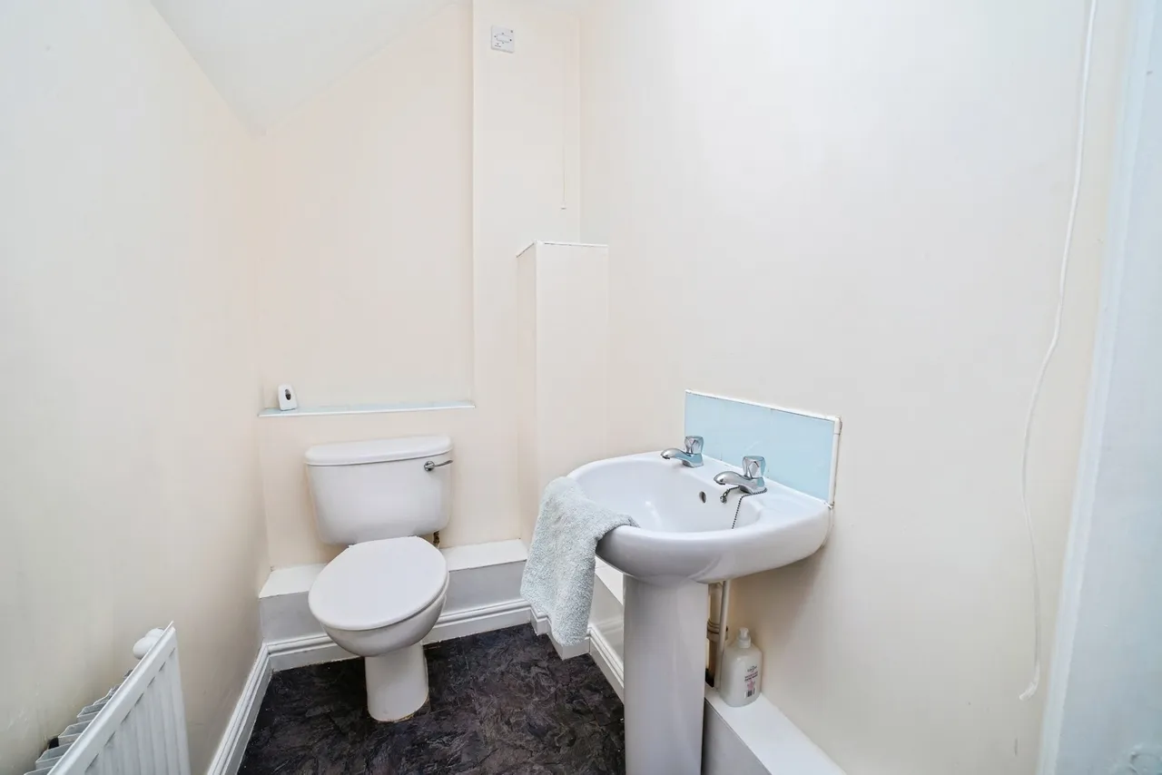 Lynton Drive, Sutton-in-Ashfield, Nottinghamshire, NG17, photo 6
