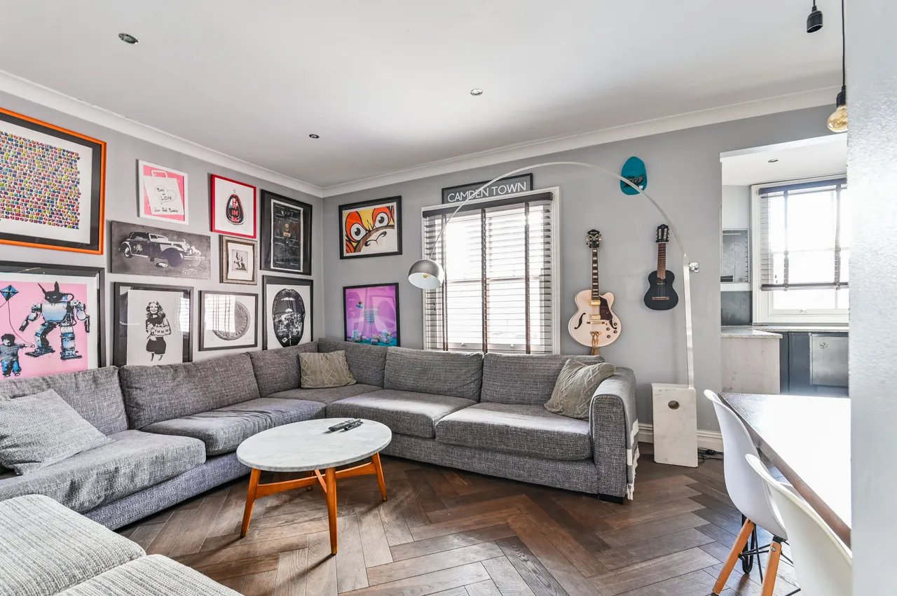 2 bed flat for sale — 2 The Pink House, 65a Chalk Farm Road, London