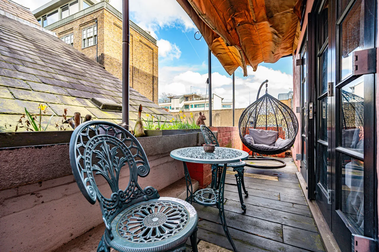 2 The Pink House, 65a Chalk Farm Road, London, photo 6