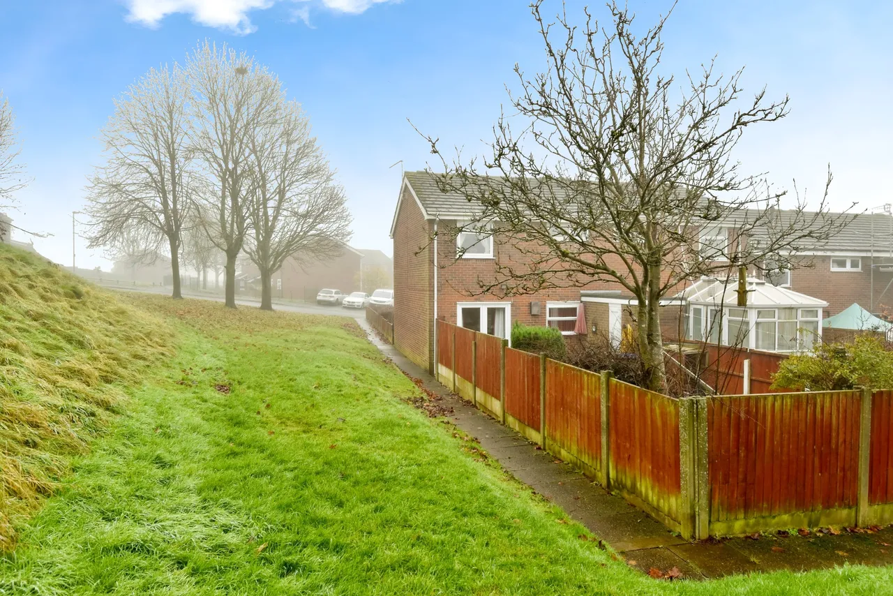Palatine Drive, Newcastle, Staffordshire, ST5, photo 16