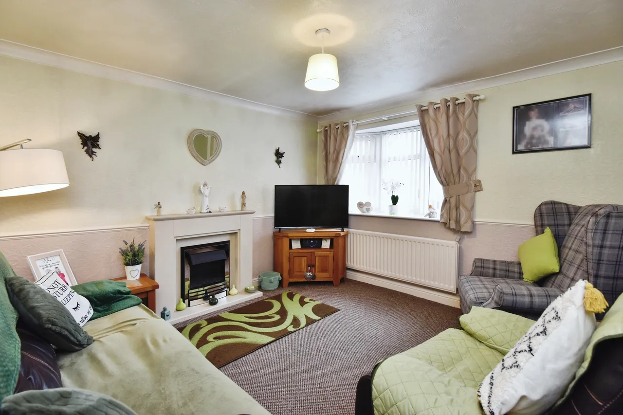 Palatine Drive, Newcastle, Staffordshire, ST5, photo 3