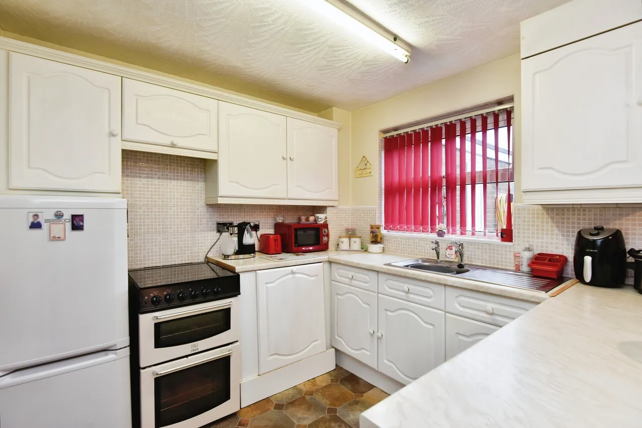 Palatine Drive, Newcastle, Staffordshire, ST5, photo 4