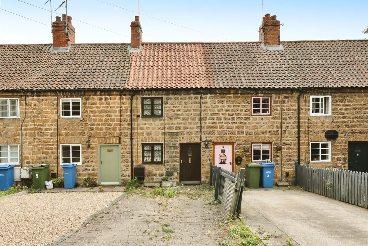 1 bed house for sale — Low Street, Carlton-In-Lindrick, Worksop