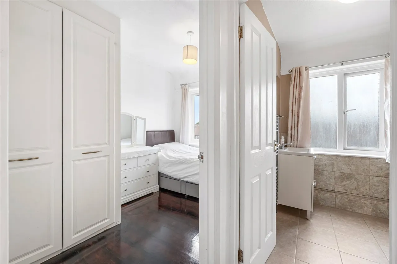Broome Road, Hampton, TW12 2PU, photo 6