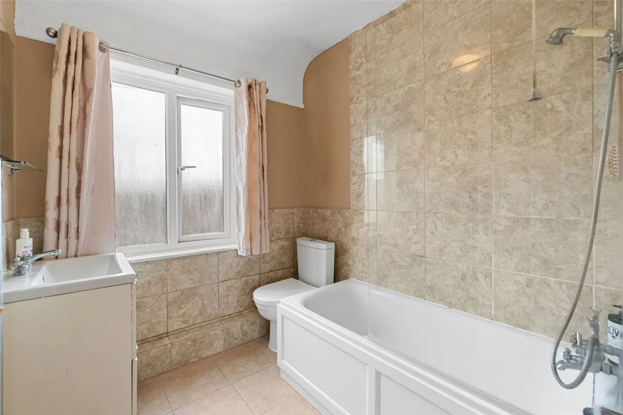 Broome Road, Hampton, TW12 2PU, photo 7