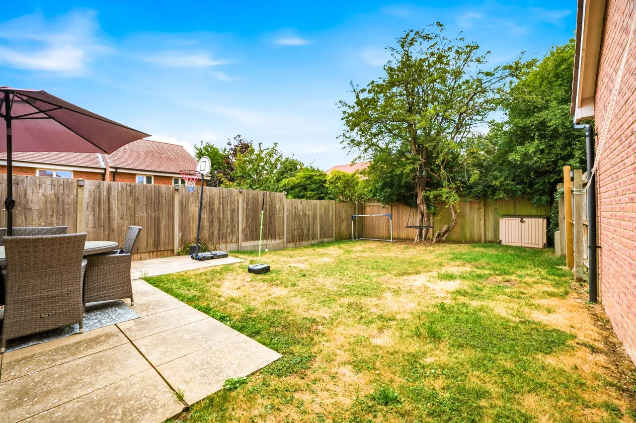 Greylag Gardens, Shenley Brook End, Milton Keynes, Milton Keynes, MK5 7GX, photo 10