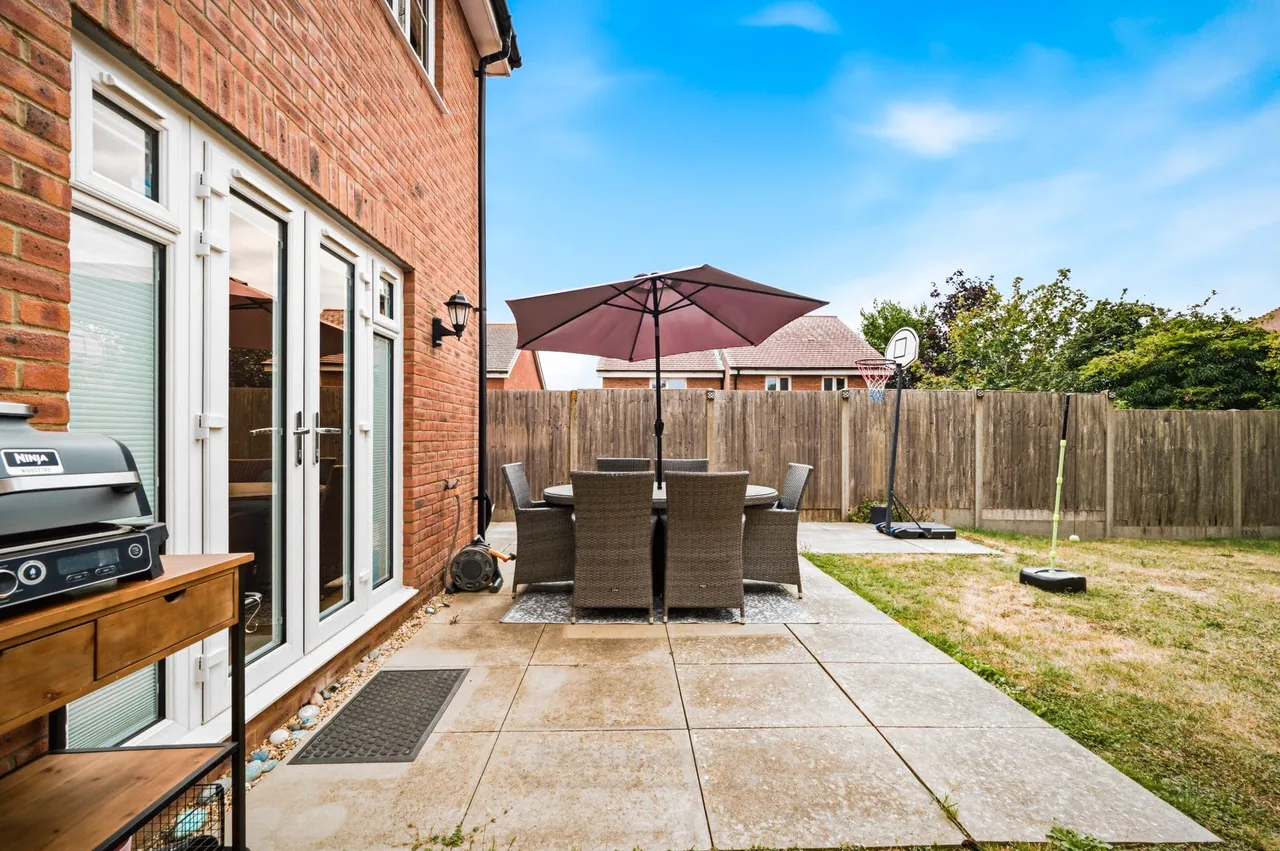 Greylag Gardens, Shenley Brook End, Milton Keynes, Milton Keynes, MK5 7GX, photo 11