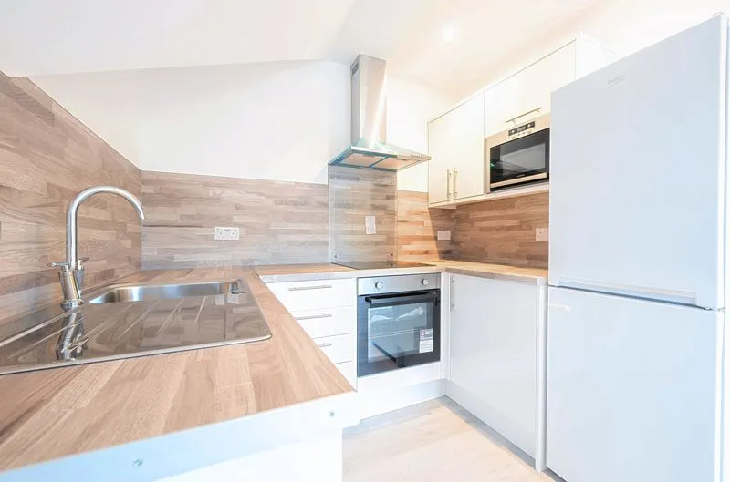 Brighton Road, Purley CR8 4HF, photo 5