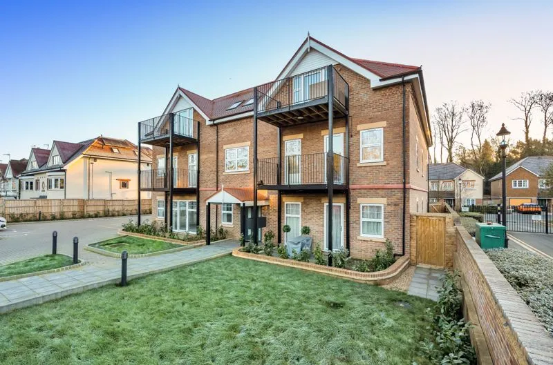 Brighton Road, Purley CR8 4HF, photo 19
