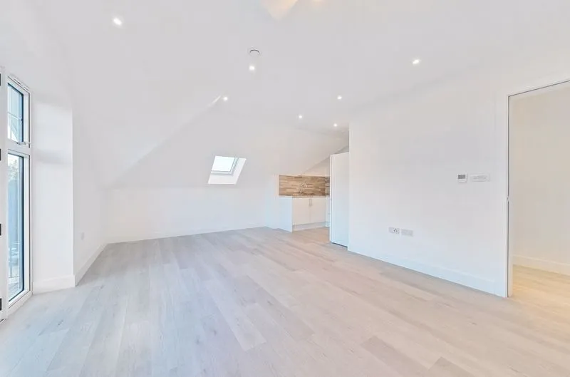 Brighton Road, Purley CR8 4HF, photo 3