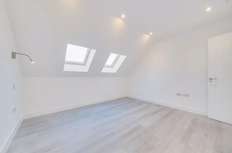 Brighton Road, Purley CR8 4HF, photo 8