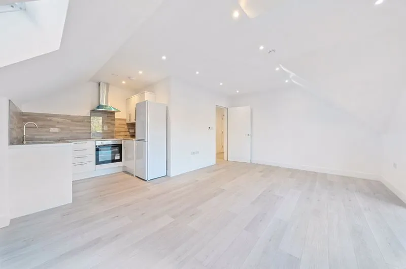 Brighton Road, Purley CR8 4HF, photo 6