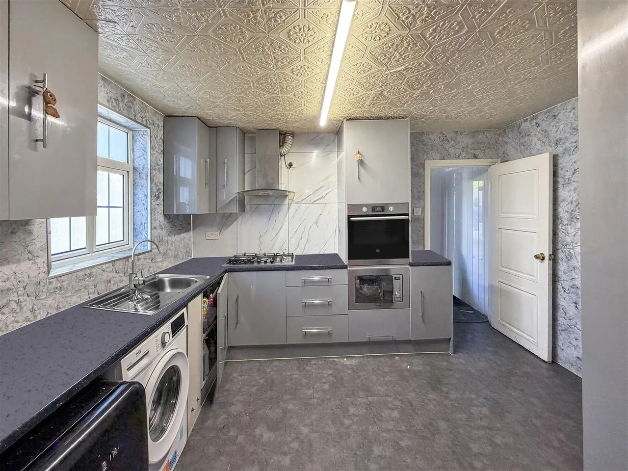 New Heston Road, Hounslow, photo 4