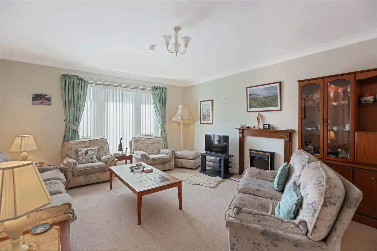 Milton Crescent, TROON, Ayrshire, KA10, photo 3