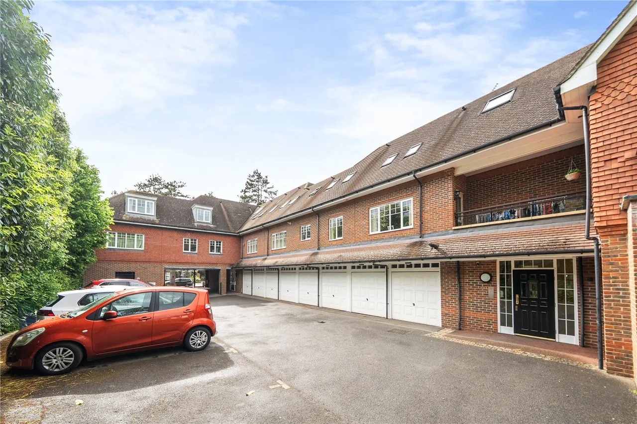 Marsh Road, Pinner, HA5, photo 14
