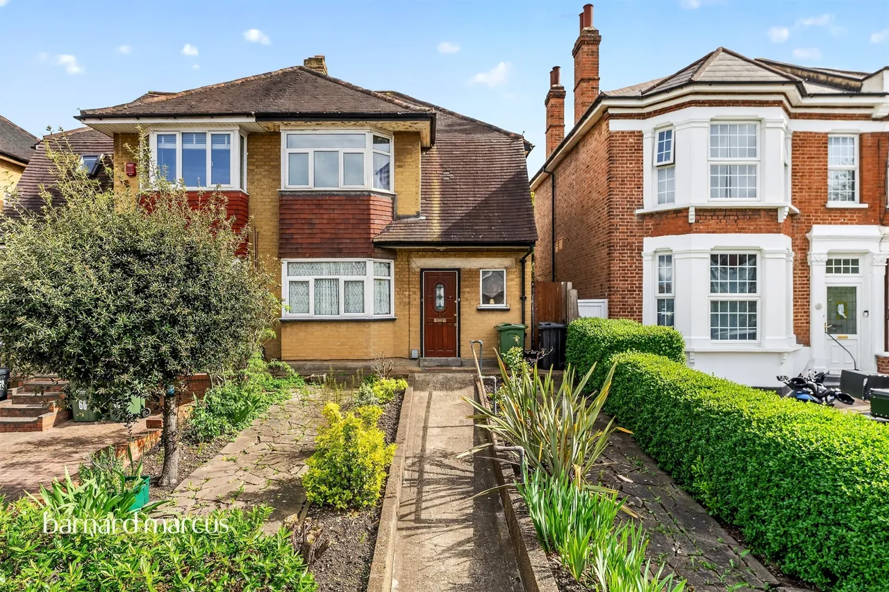 3 bed house for sale — Greyhound Lane, London