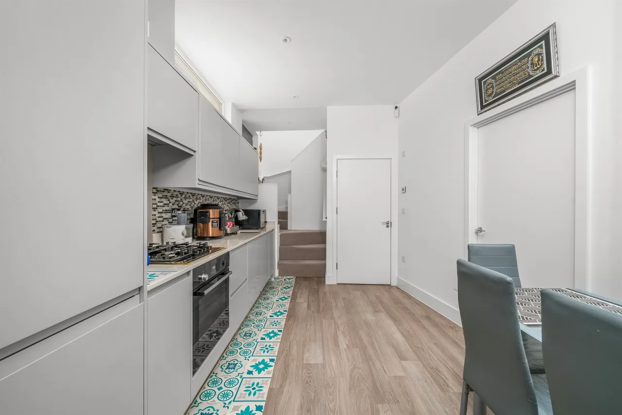 Edgewood Mews, London, photo 8