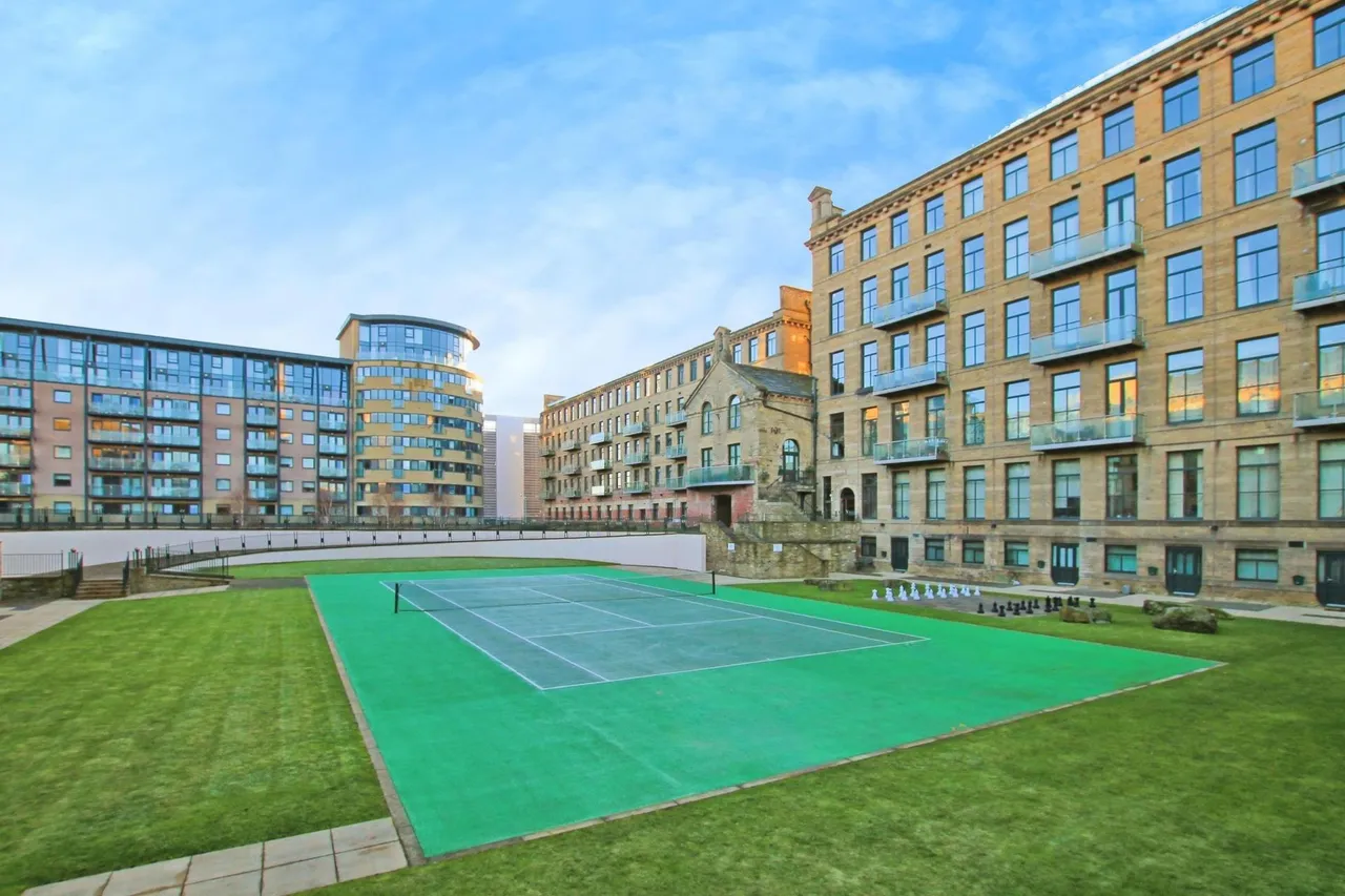 Salts Mill Road, West Yorkshire, Shipley, BD17, photo 2