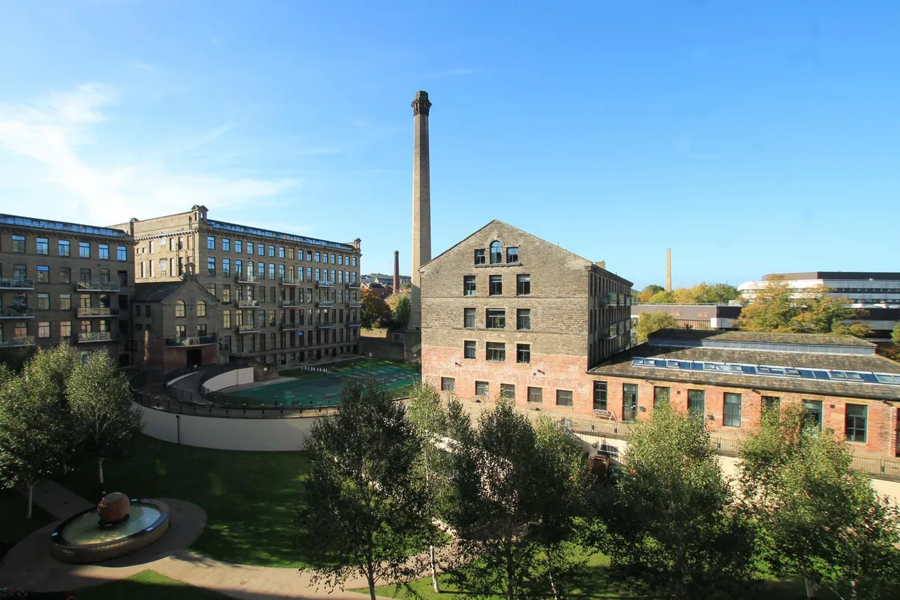 Salts Mill Road, West Yorkshire, Shipley, BD17, photo 4