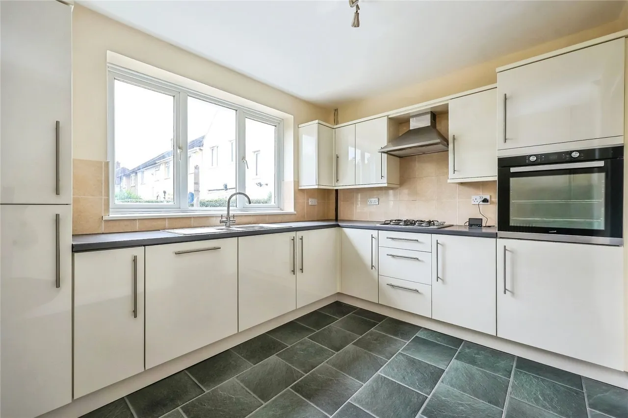 Brandish Crescent, Clifton, Nottingham, NG11, photo 2