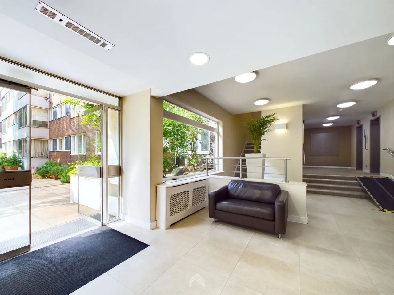 W2 1JF, City of Westminster, Greater London, England, United Kingdom, photo 9