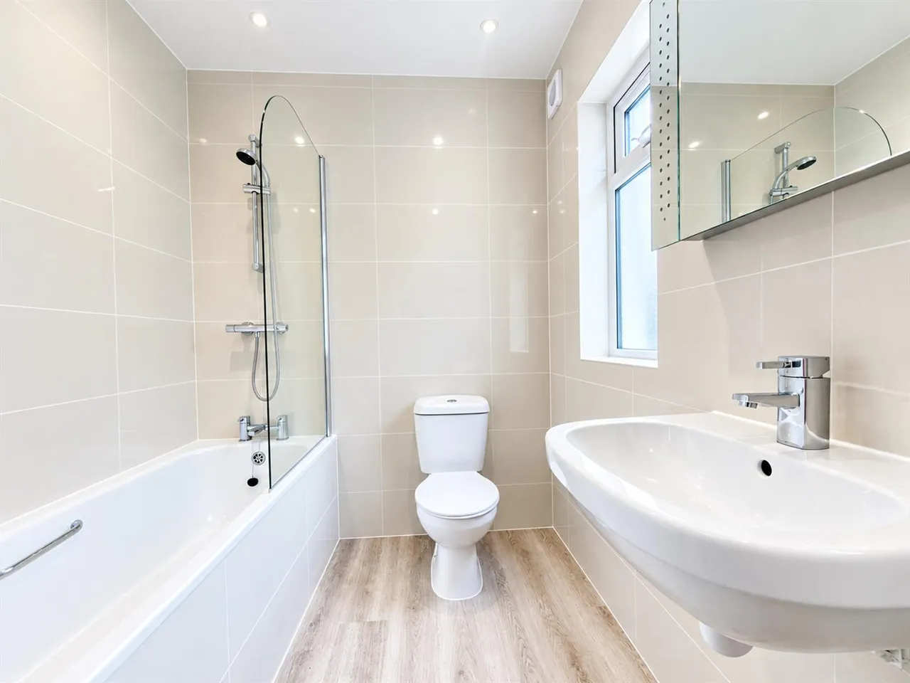 Green Lanes, Palmers Green, N13, photo 7