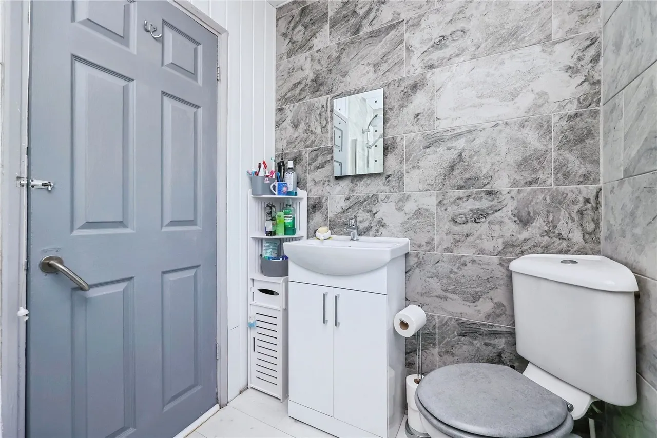 Foxearth Avenue, Clifton, Nottingham, NG11, photo 14
