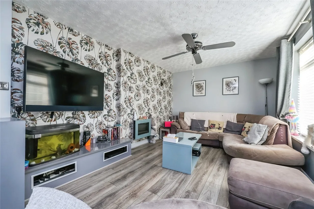 Foxearth Avenue, Clifton, Nottingham, NG11, photo 3