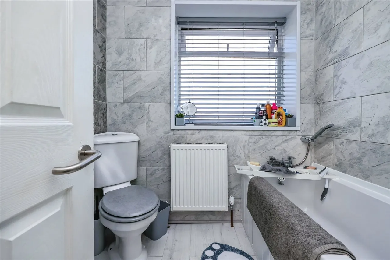 Foxearth Avenue, Clifton, Nottingham, NG11, photo 4
