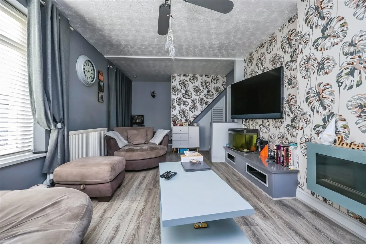 Foxearth Avenue, Clifton, Nottingham, NG11, photo 6