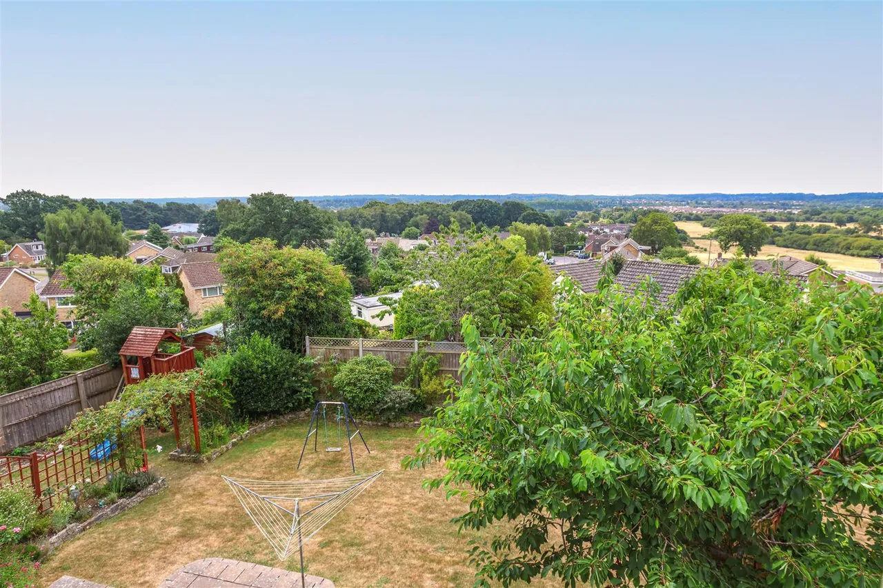 5 bed chalet for sale, Ashmeads Way, Wimborne, BH21
