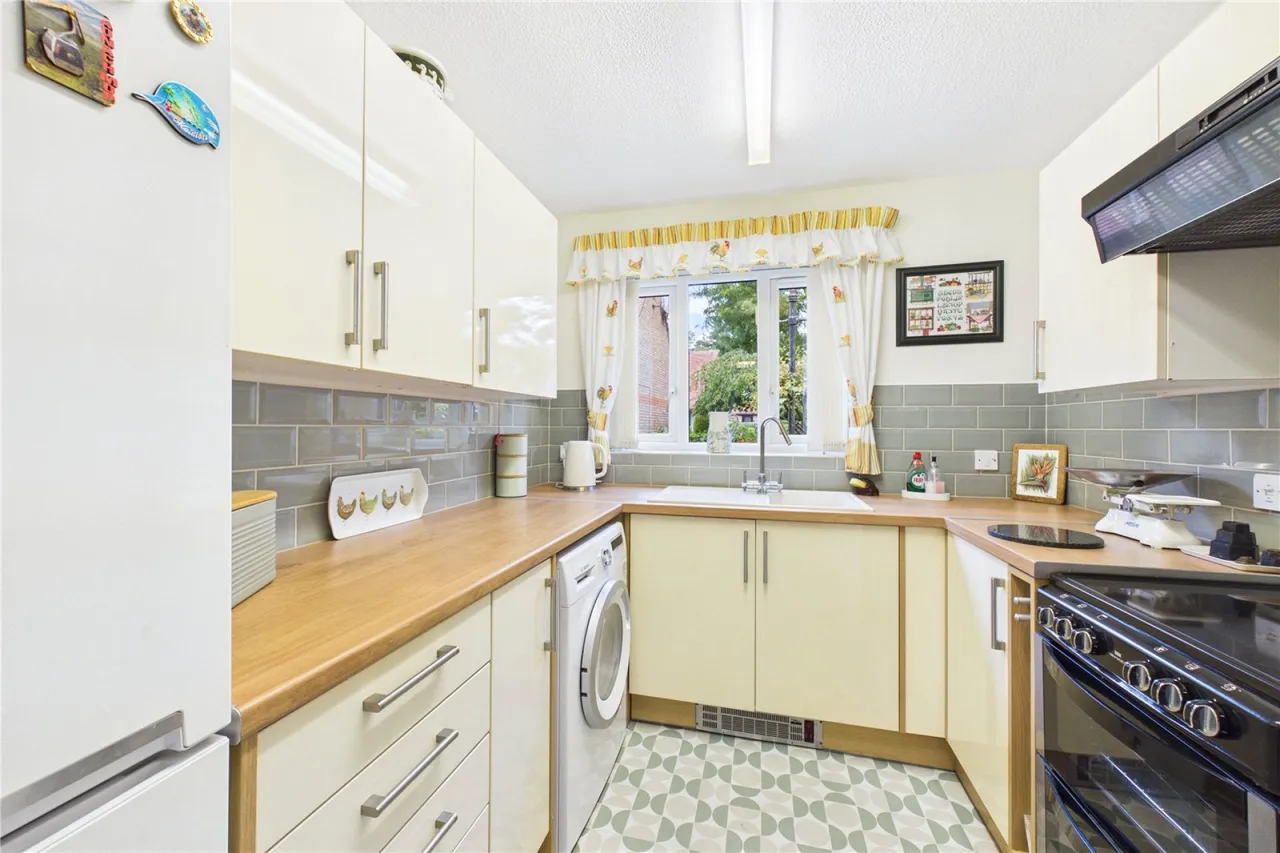 Bath Road, Woolhampton, RG7, photo 4