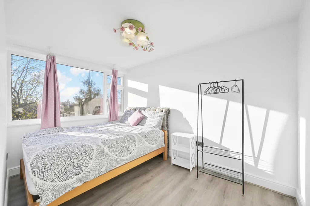 Cranford Close, London, SW20, photo 4