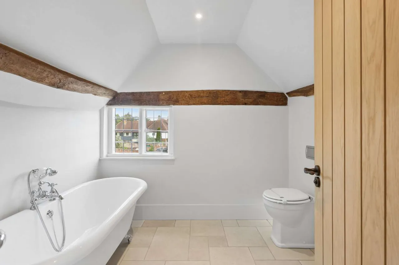 Mill Road, Cobham, KT11, photo 9